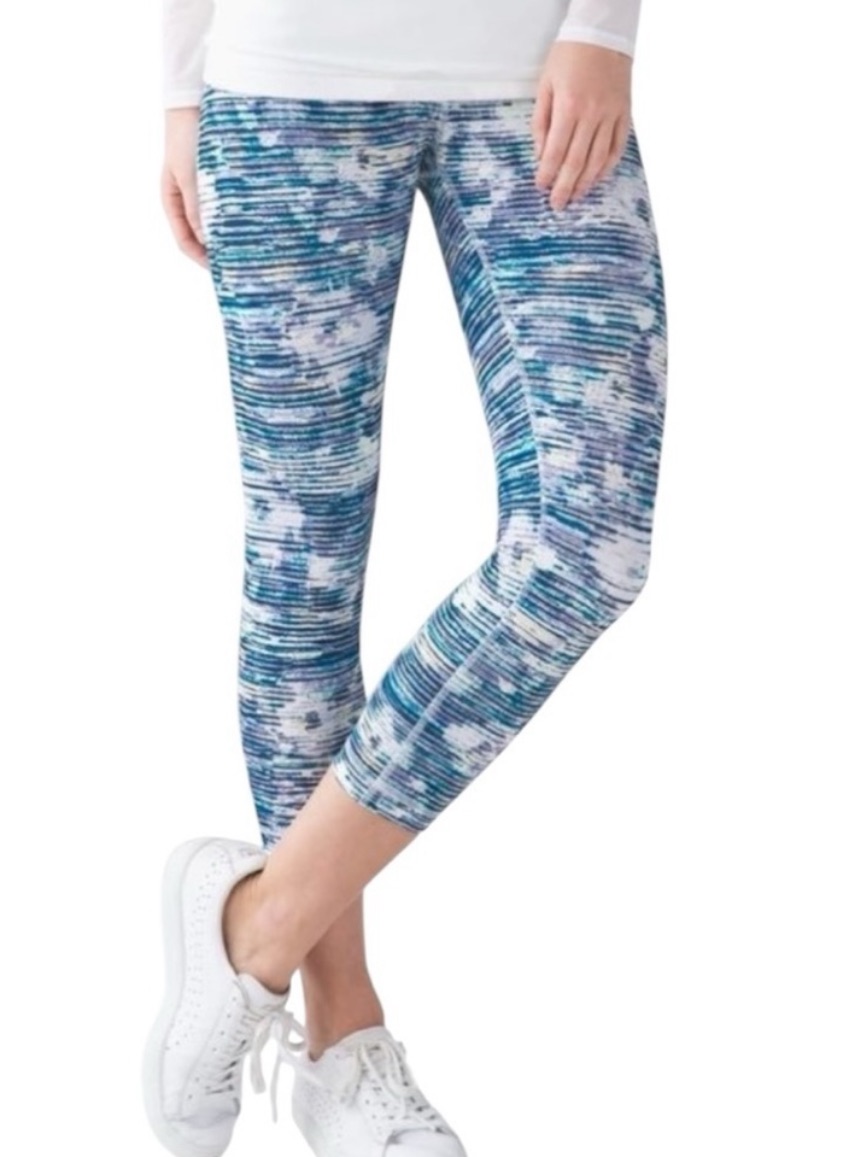 Lululemon Inspire Crops Size 8
